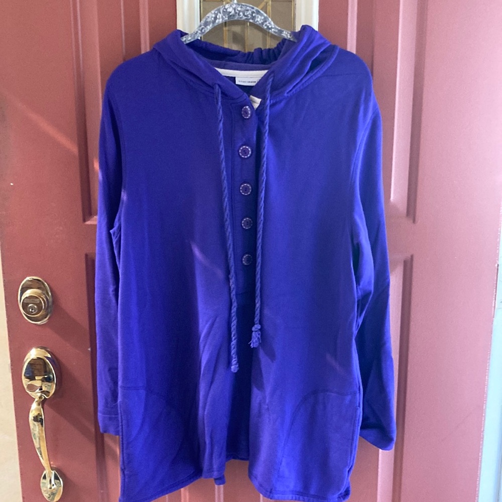 Fleece lined hooded sweatshirt with rope tie and buttoned front - so cozy!